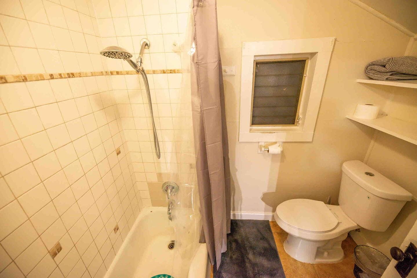 Upstairs Highland — photo 12