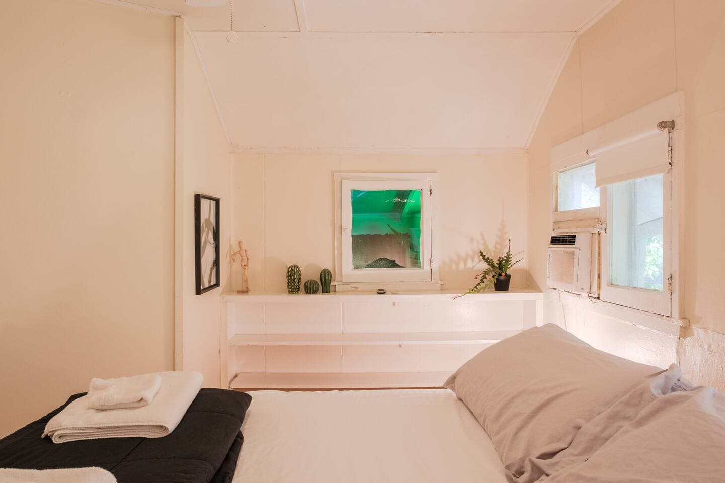 Upstairs Highland — photo 10